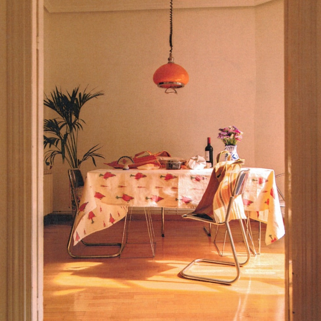 THE TABLECLOTH