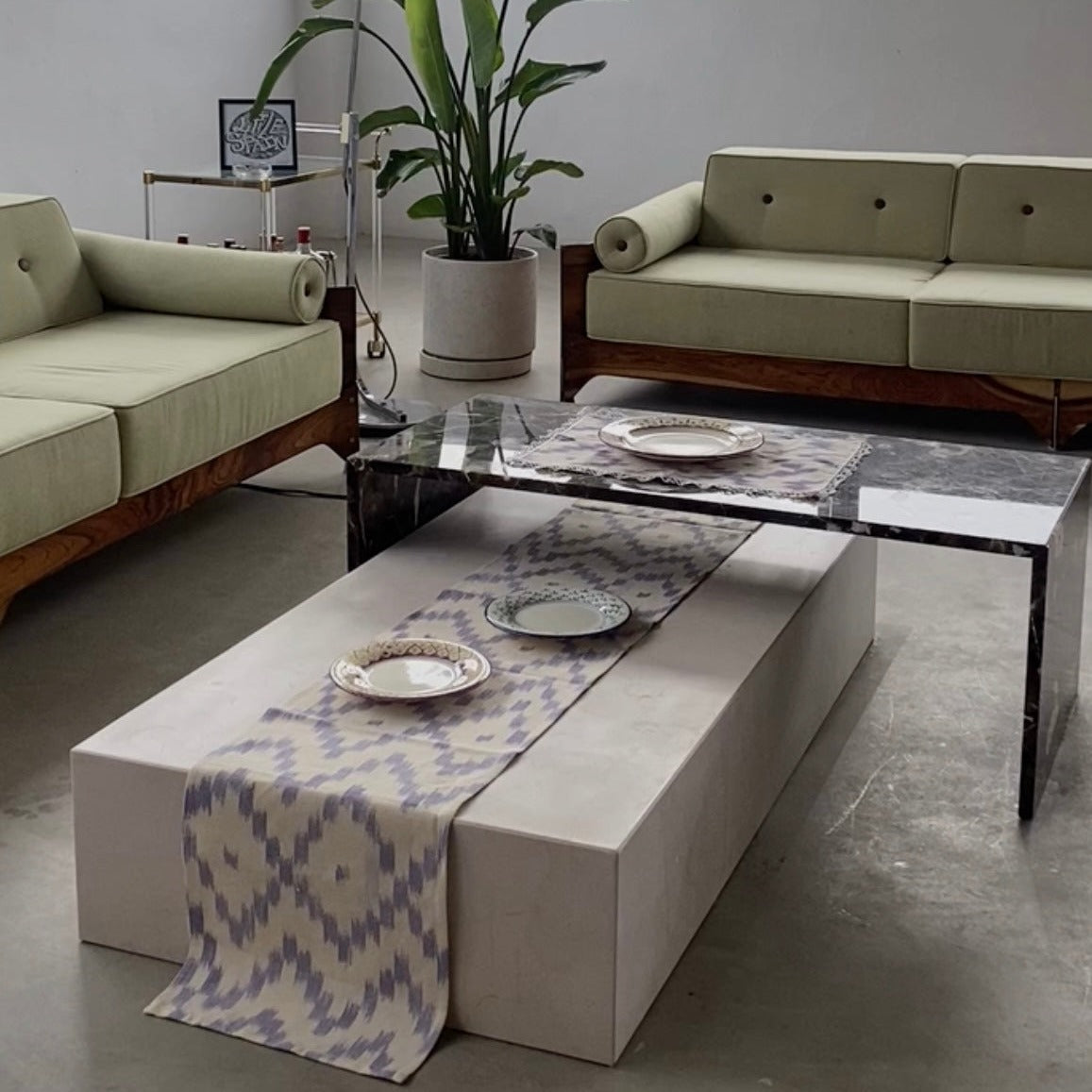THE LONG TABLE RUNNER