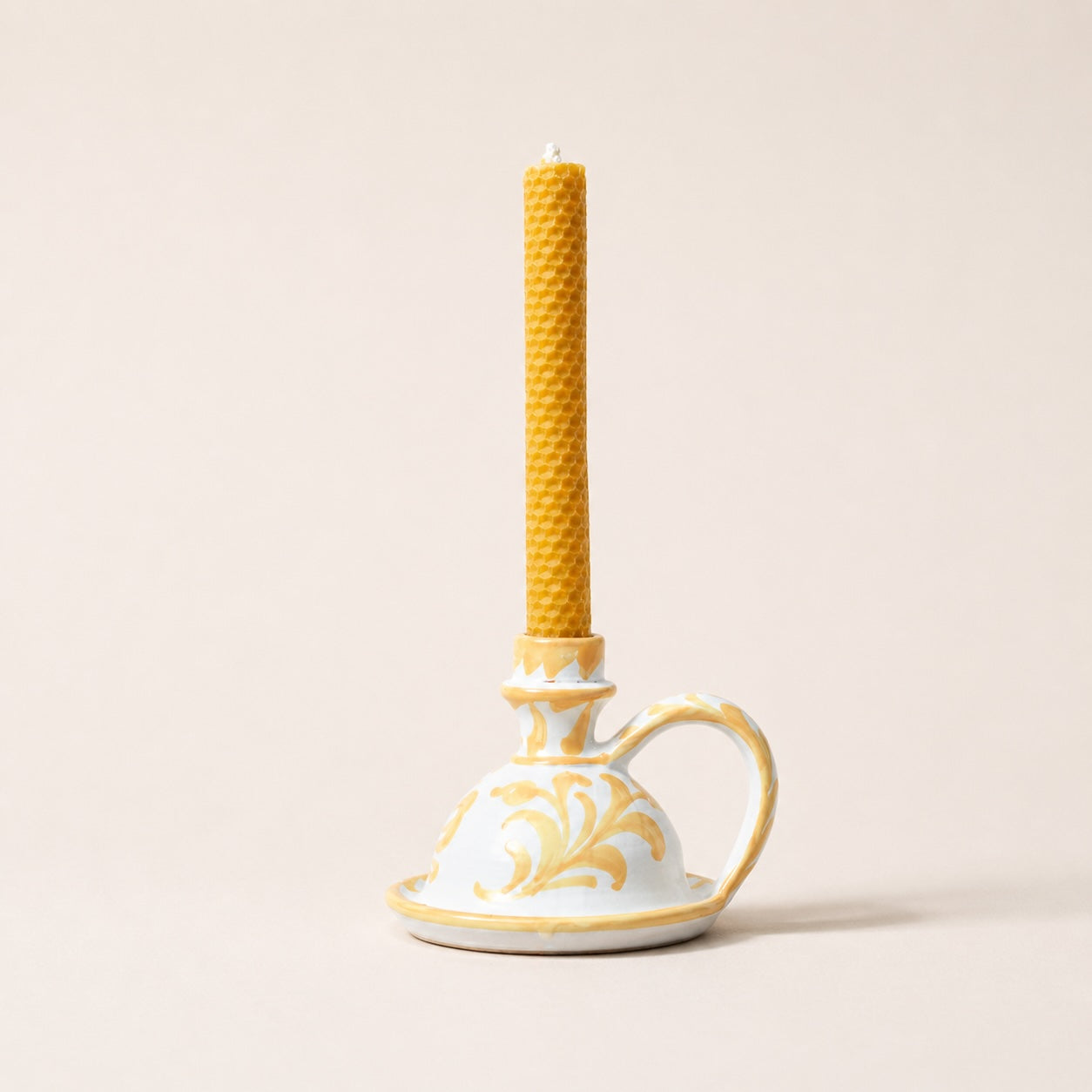 THE TRADITIONAL CANDLE HOLDER