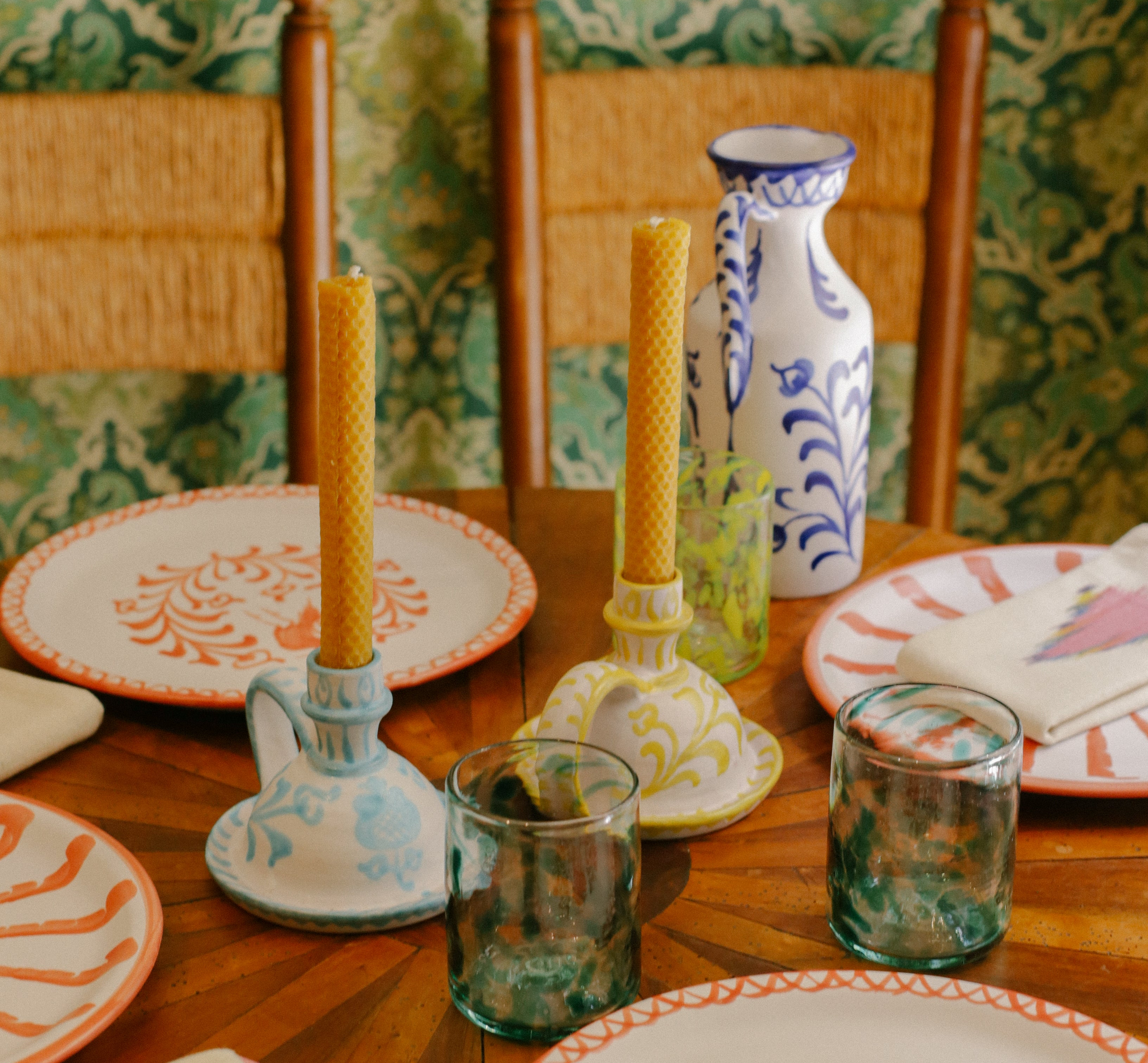 THE TRADITIONAL CANDLE HOLDER