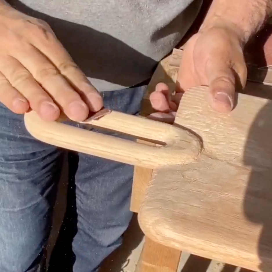 THE OVAL-HANDLED BOARD