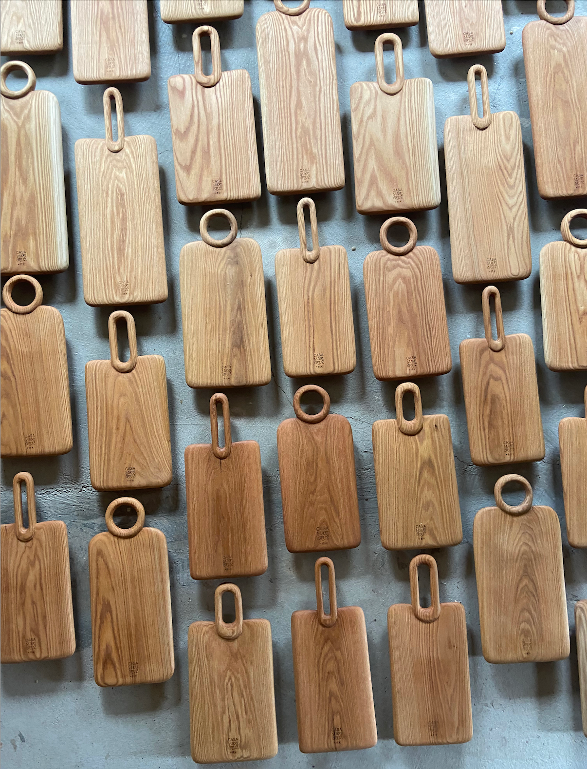 THE OVAL-HANDLED BOARD