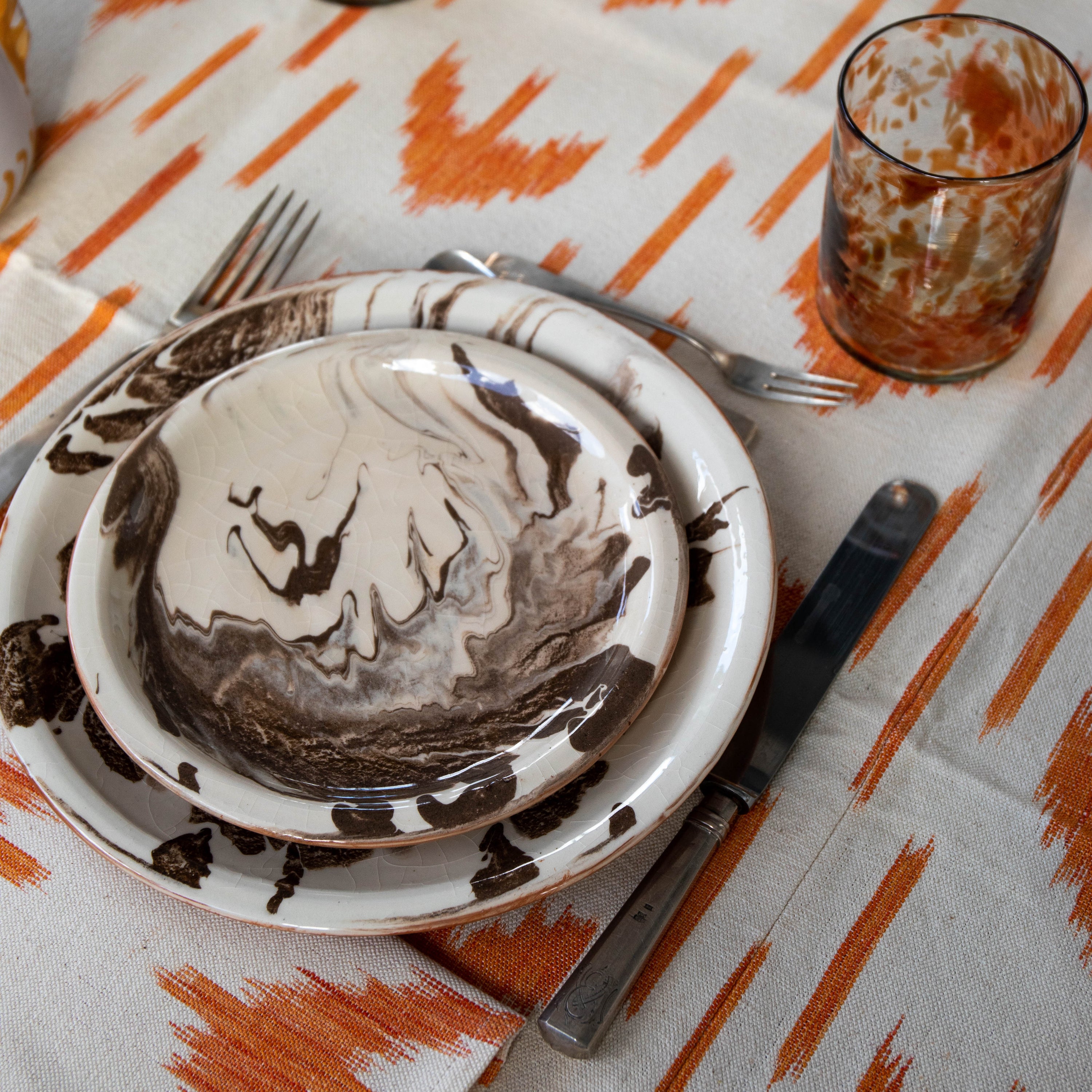 THE MARBLED DINNER PLATE SET