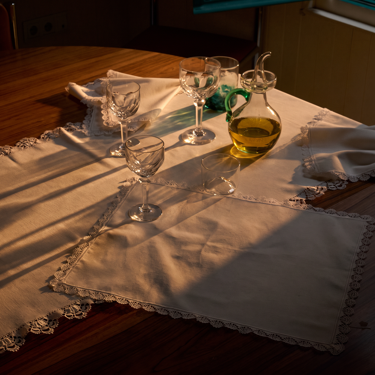 table with runner and mat - lifestyle